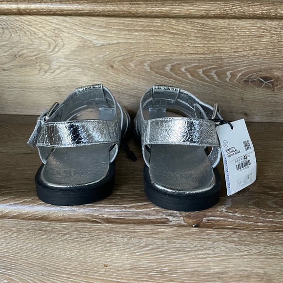 Zara Women’s Leather Silver Side Cut Metallic Buckled Sandals Size 9 EU 40 NEW - Picture 4 of 7